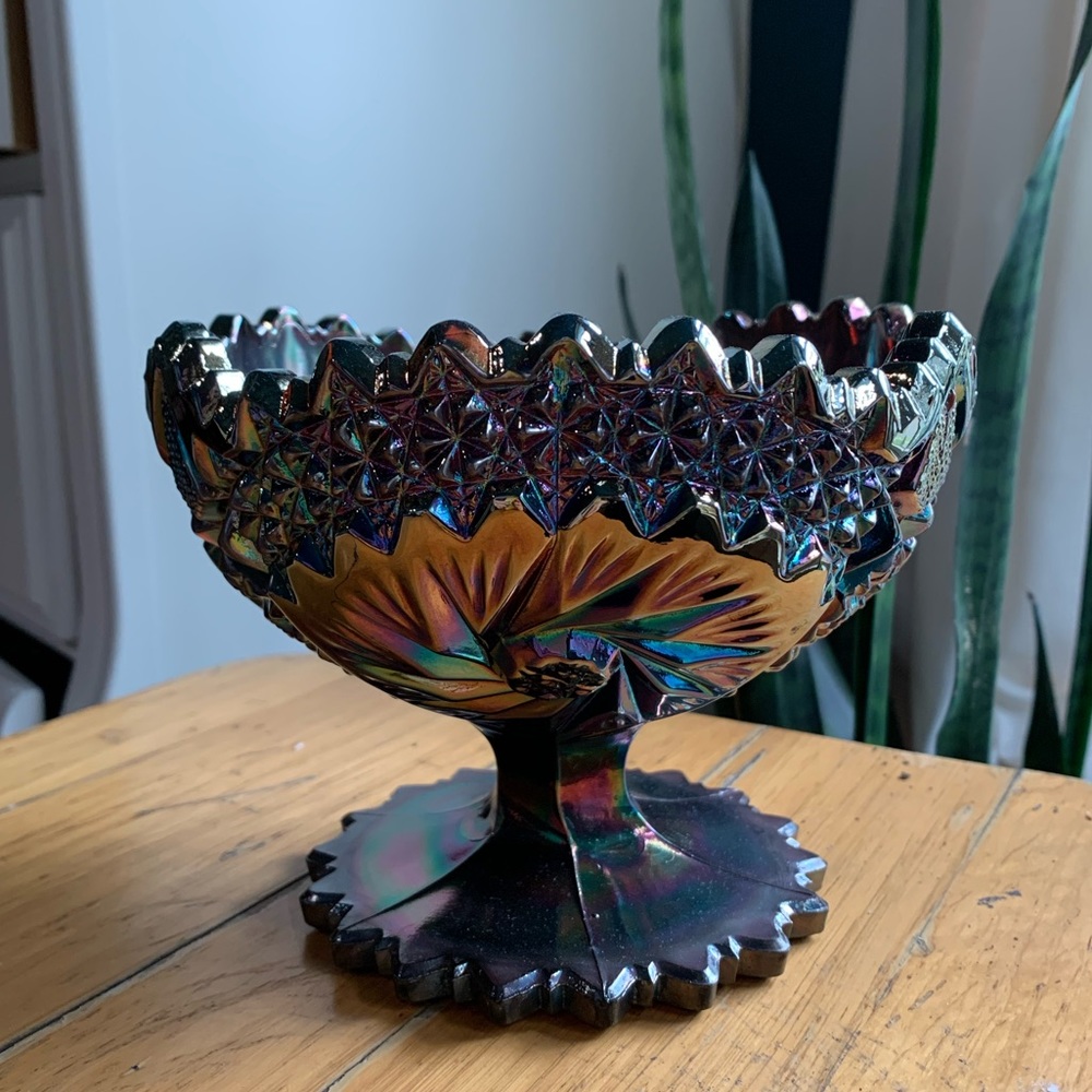 *RARE* Vintage Fenton black amethyst bowl